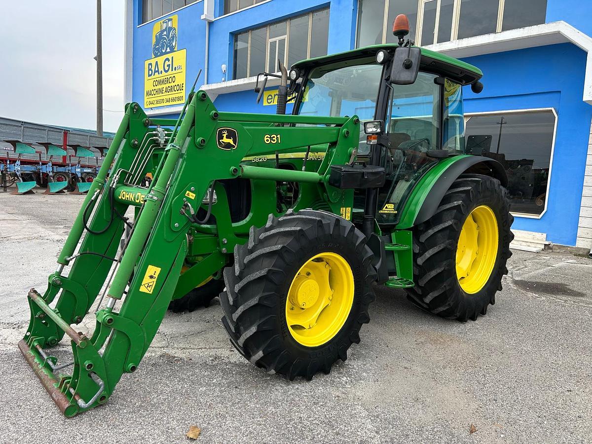 Usato John Deere 5820 caricatore JD631