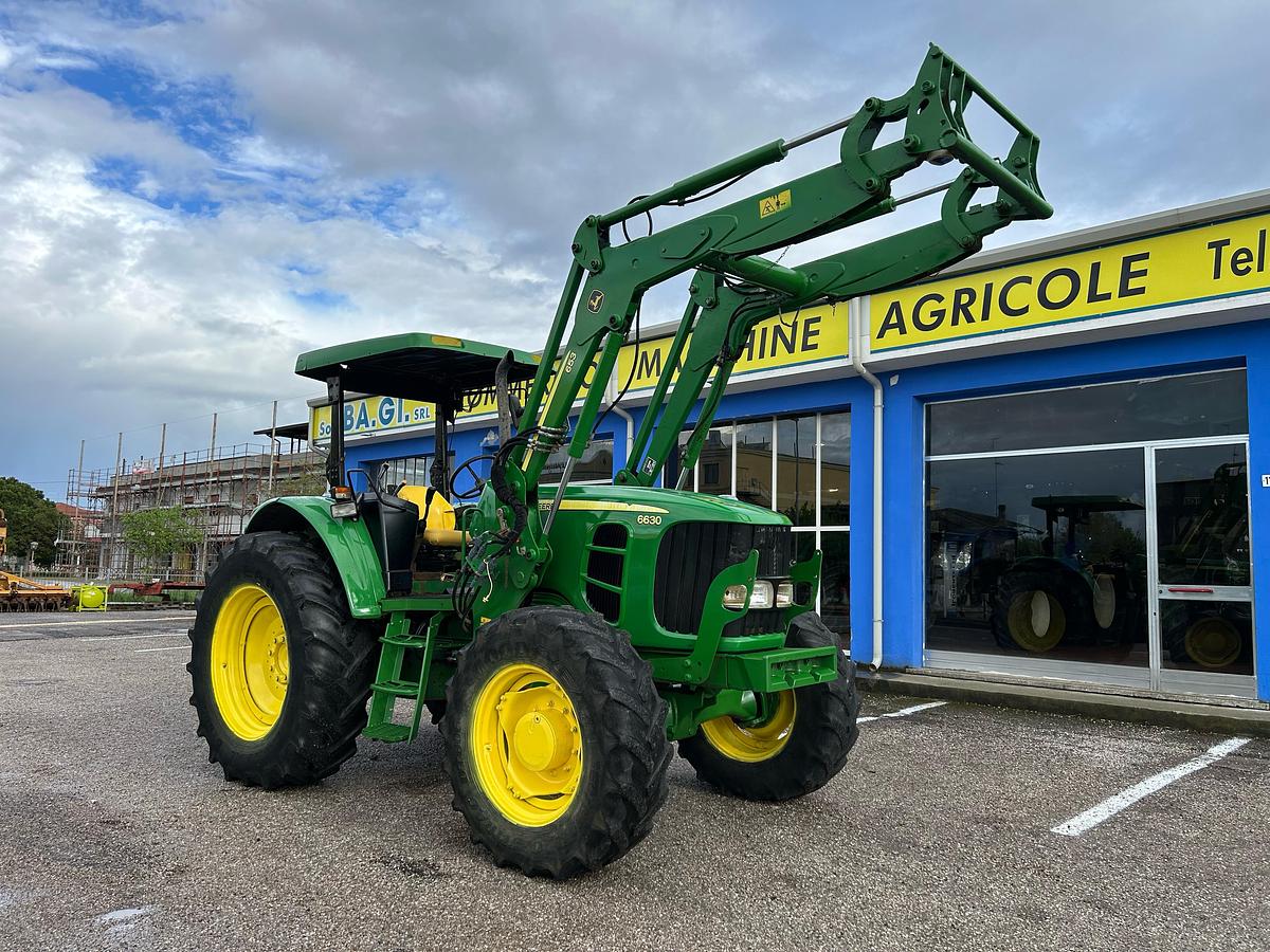 Usato John Deere 6630 con caricatore JD653