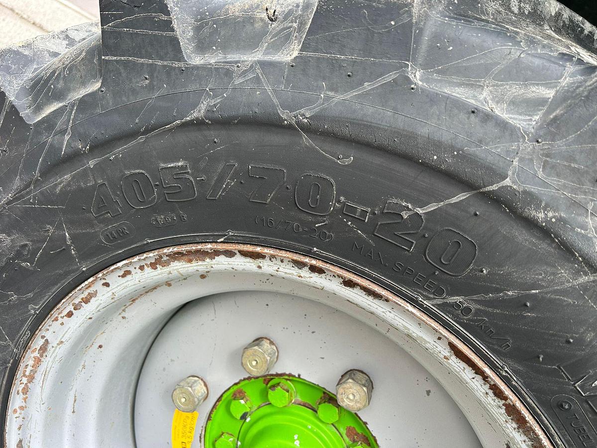 Usato telescopico Merlo P 28.6 con forche da bancali