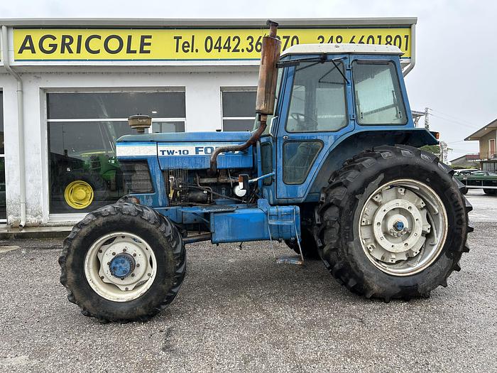 Usato Ford TW10- CV 130- 6 cilindri- anno 1983