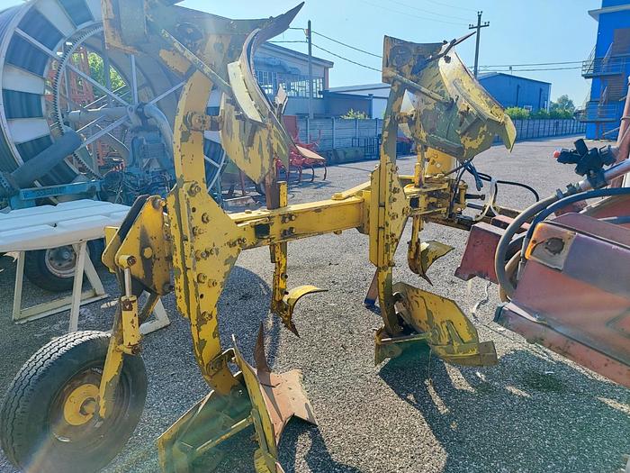 Usato Aratro bivomere pesante Moro