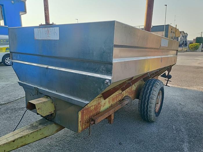 Usato Rimorchietto con coclea e proboscide da 50 q