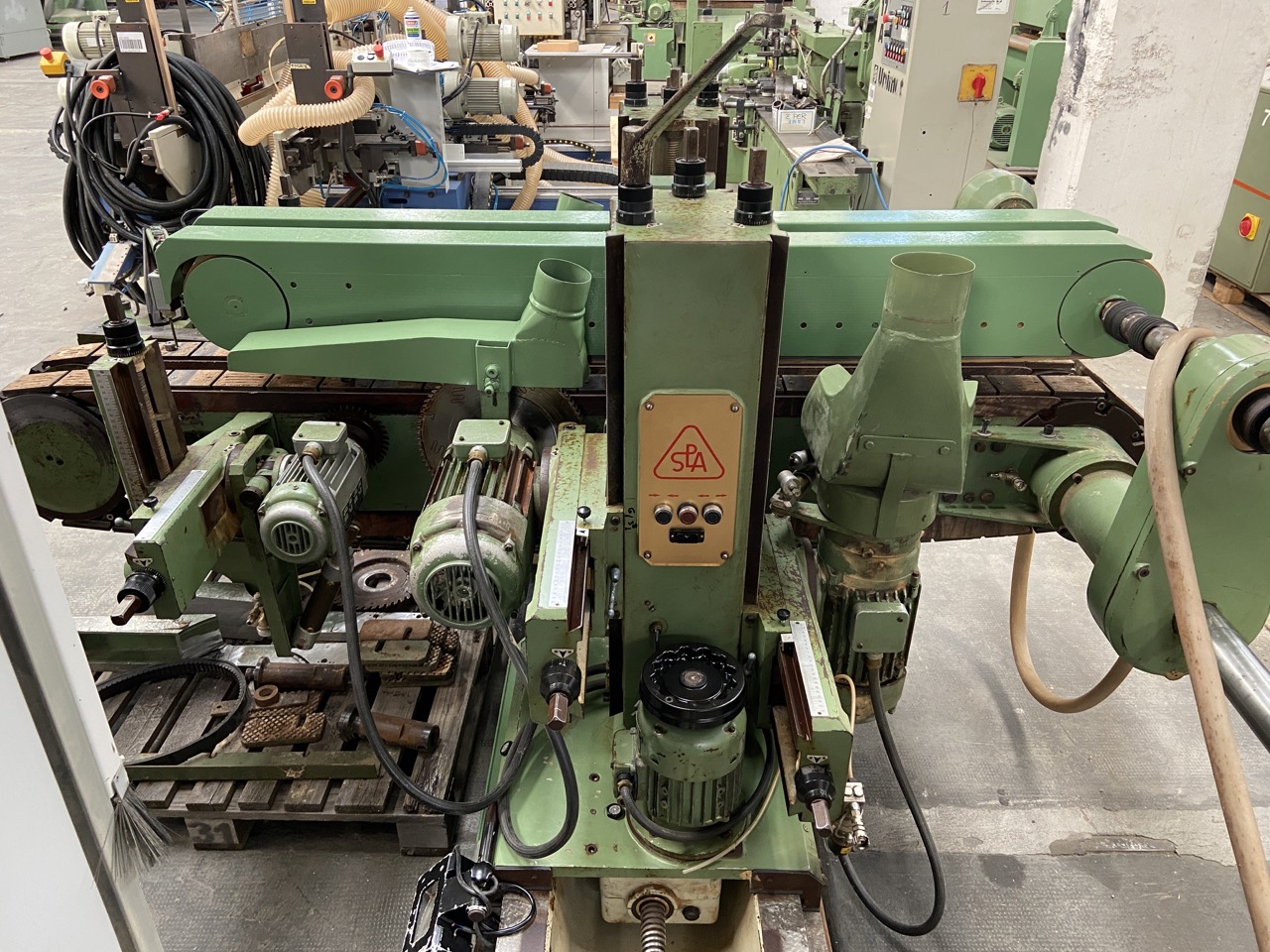 Usato Squadratrice marca Spa, composta da Incisore pneumatico, Truciolatore, Toupie, apertura 3200 mm