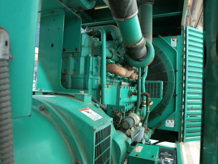 Used 500 kW 2005 Cummins KTA19G4 Diesel Generator