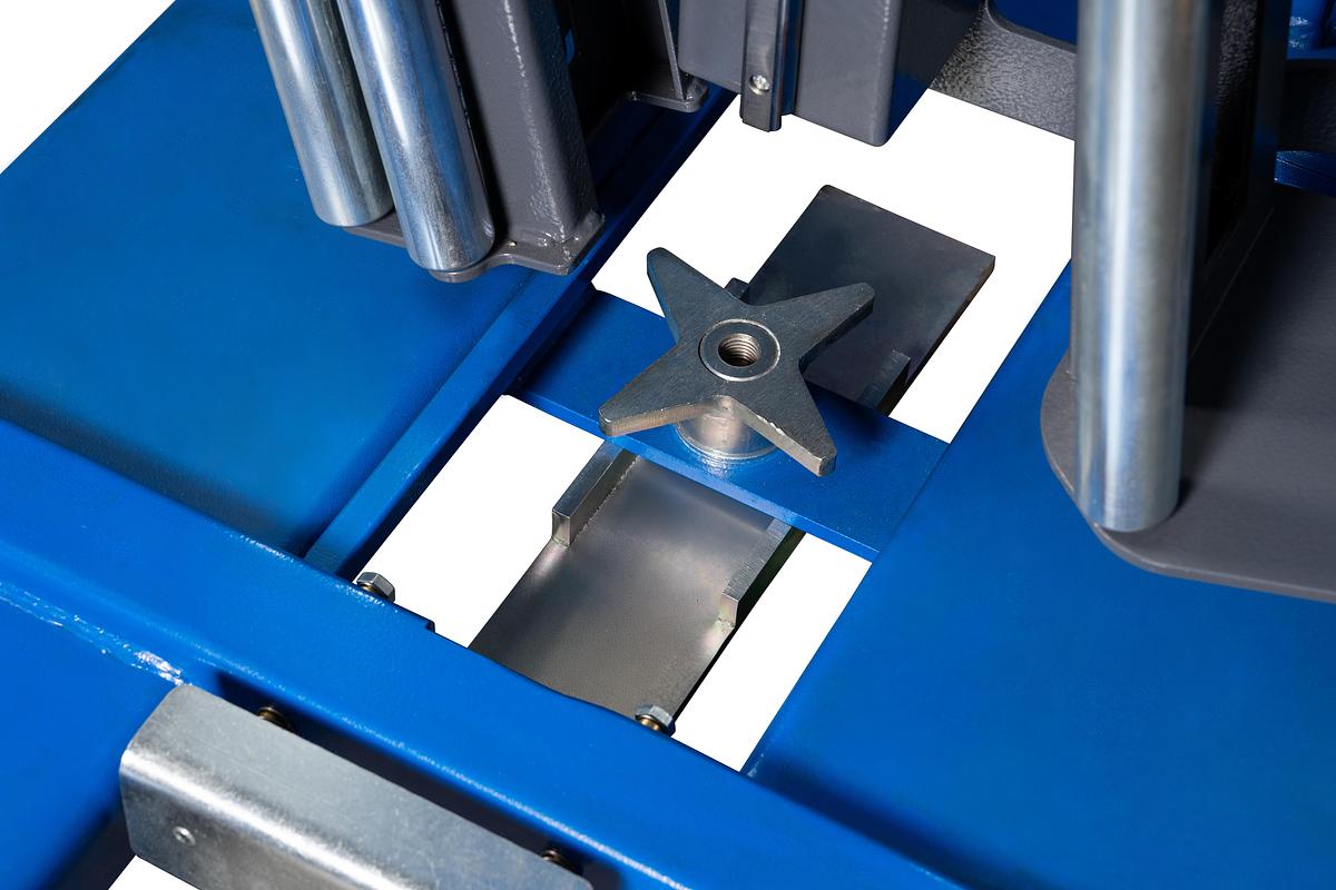C-One Motus Semi-Automatic Pallet Wrapper