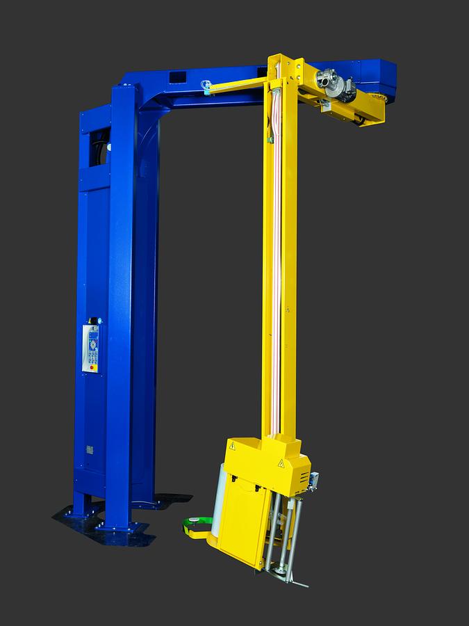 C-One Vertex Semi-Automatic Pallet Wrapper