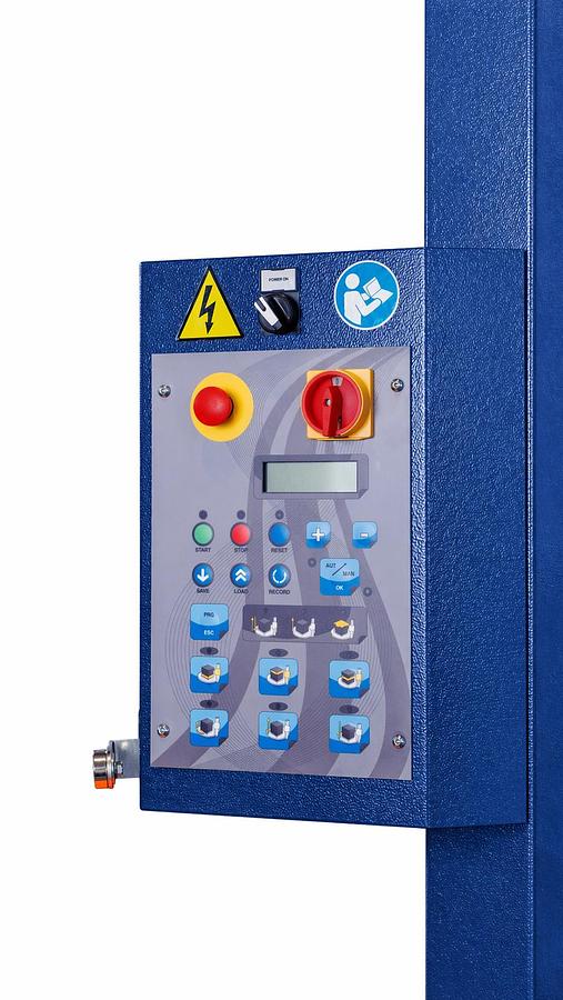 C-One Cingo Semi-Automatic Pallet Wrapper
