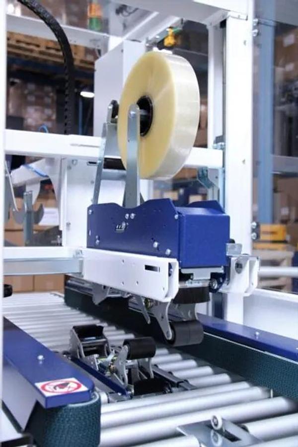 Cyklop Semi Automatic Case Sealer: CT 303 SDF