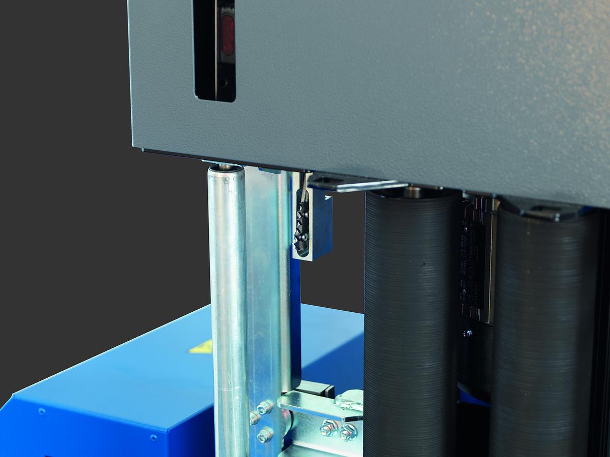 C-One Plus Semi-Automatic Pallet Wrapper