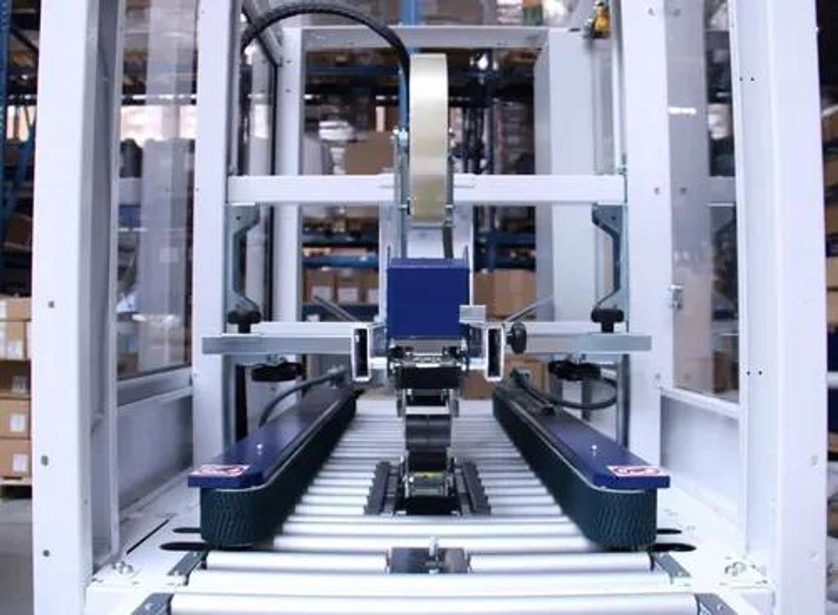 Cyklop Semi Automatic Case Sealer: CT 303 SDF