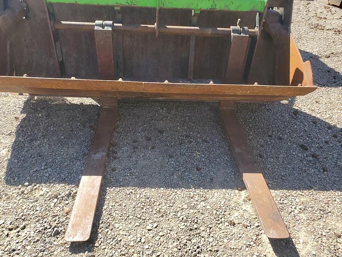 Used 2014 CAT 420F it