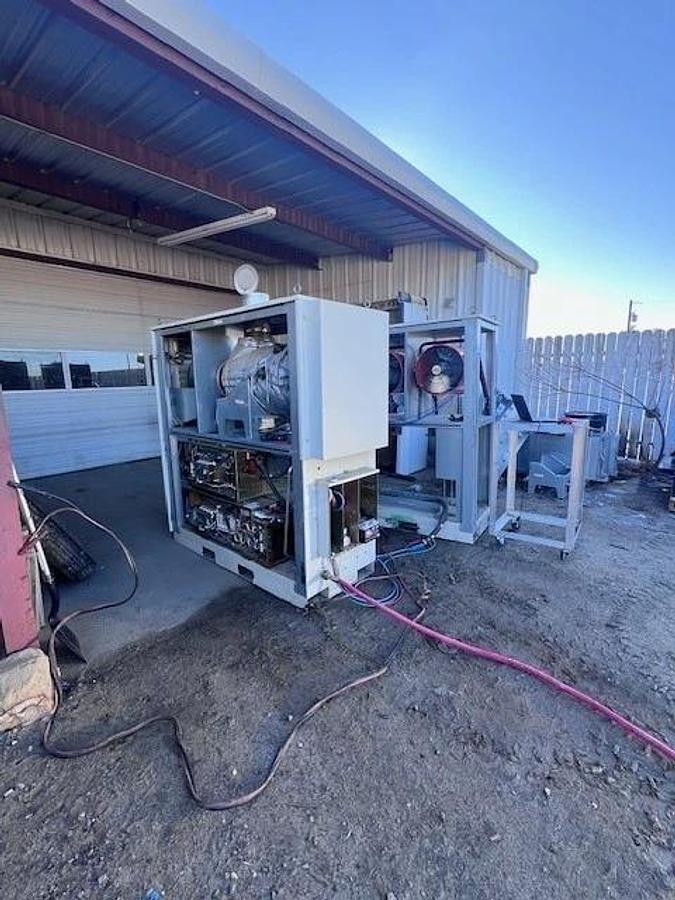 Capstone Microturbine C65 Turbine NatGas 3PH 480V 65kW NEW BATTERY PACK 8000hrs