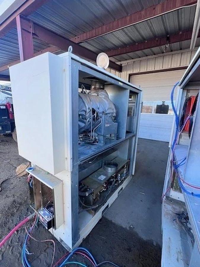 Capstone Microturbine C65 Turbine NatGas 3PH 480V 65kW NEW BATTERY PACK 8000hrs