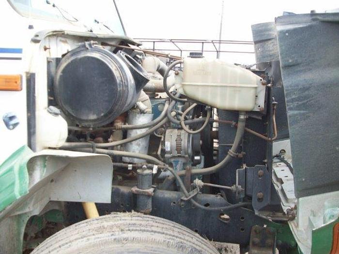 Used 1997 IHC INTERNATIONAL 4900 S/A Service Truck