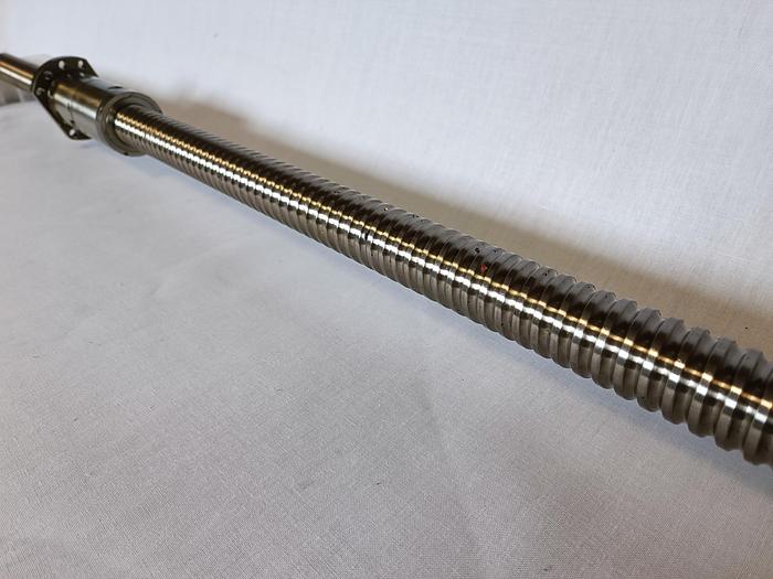 Geschliffener Präzisions Kugelgewindetrieb, D40mm, 1870mm, , neu
