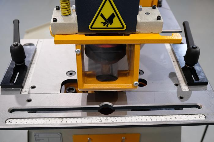 UZMA UKM 40 ton 4 station