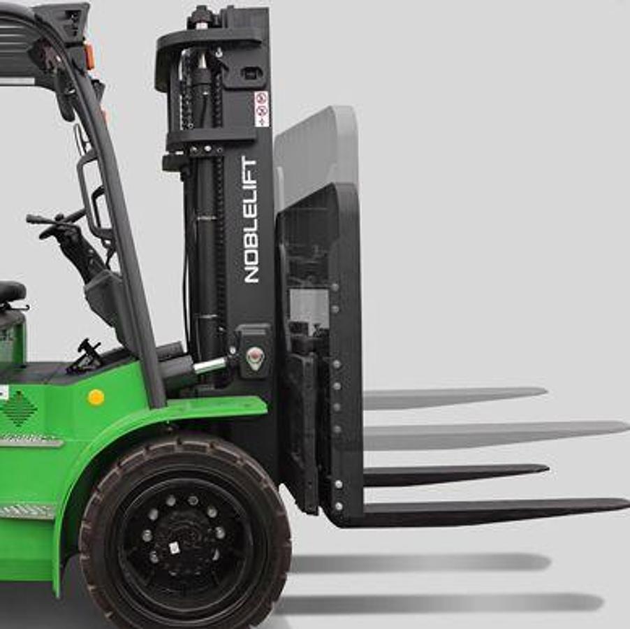 Lithium powered heavy duty electric forklifts - Exceptional performance - Indoor & Outdoor.