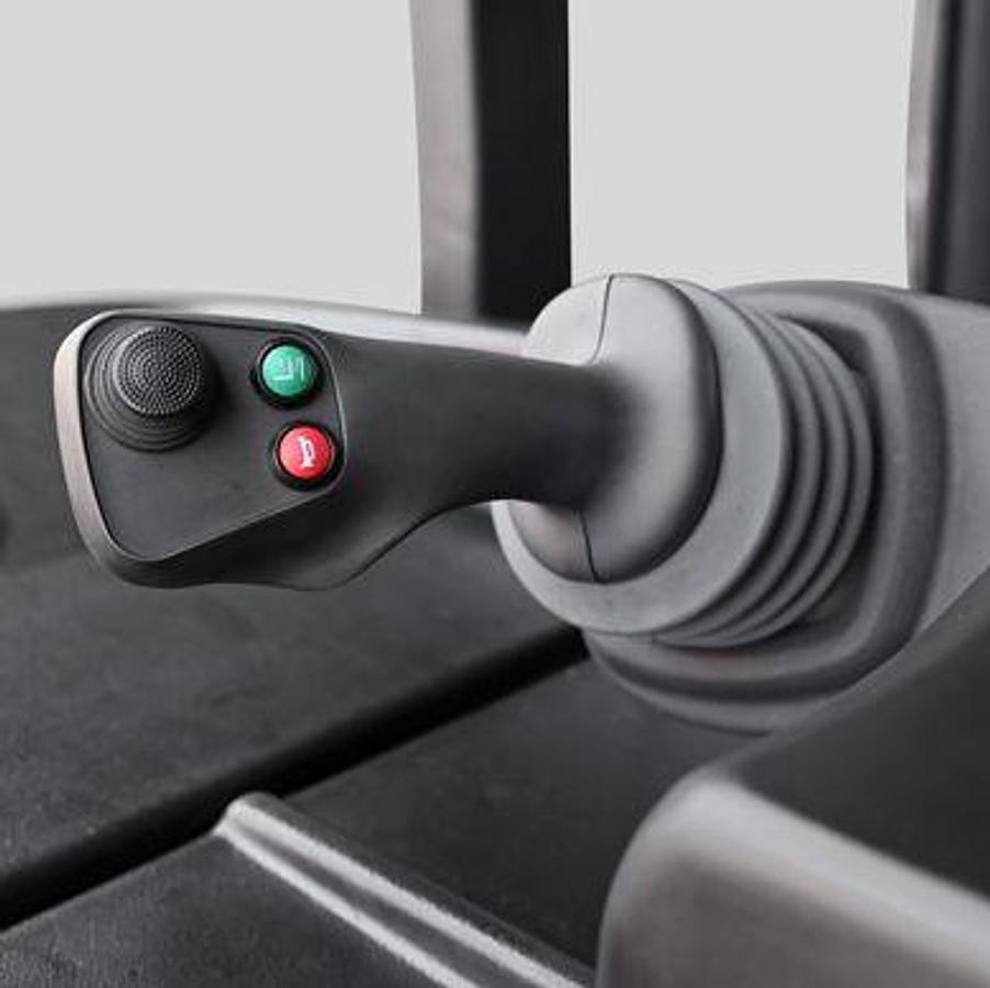 Lithium stand-up counterbalance forklift  - High maneuverability - High productivity.