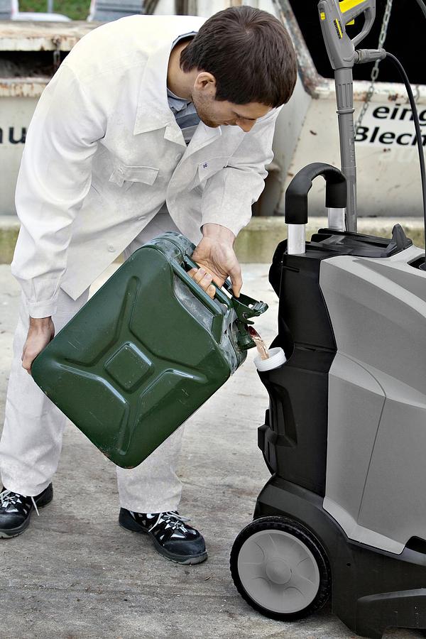 HDS Upright Class Pressure Washer