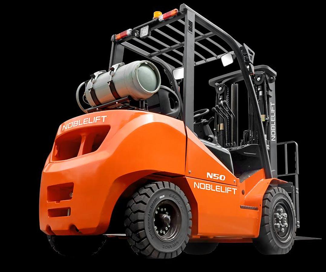 LPG powered pneumatic forklift - Exceptional performance - Heavy Duty.
