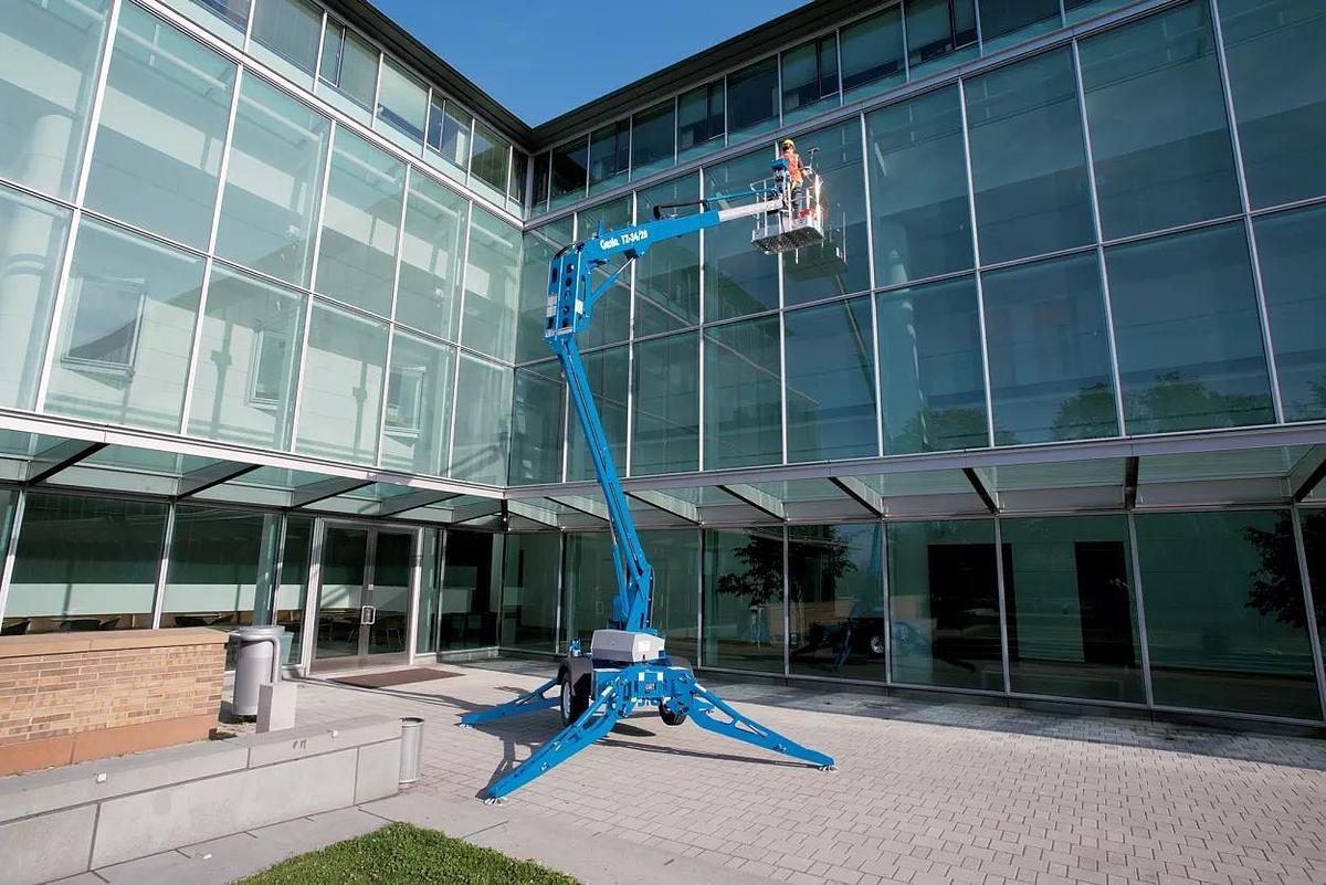 30-36 ft. Towable Boom Lift, Gas