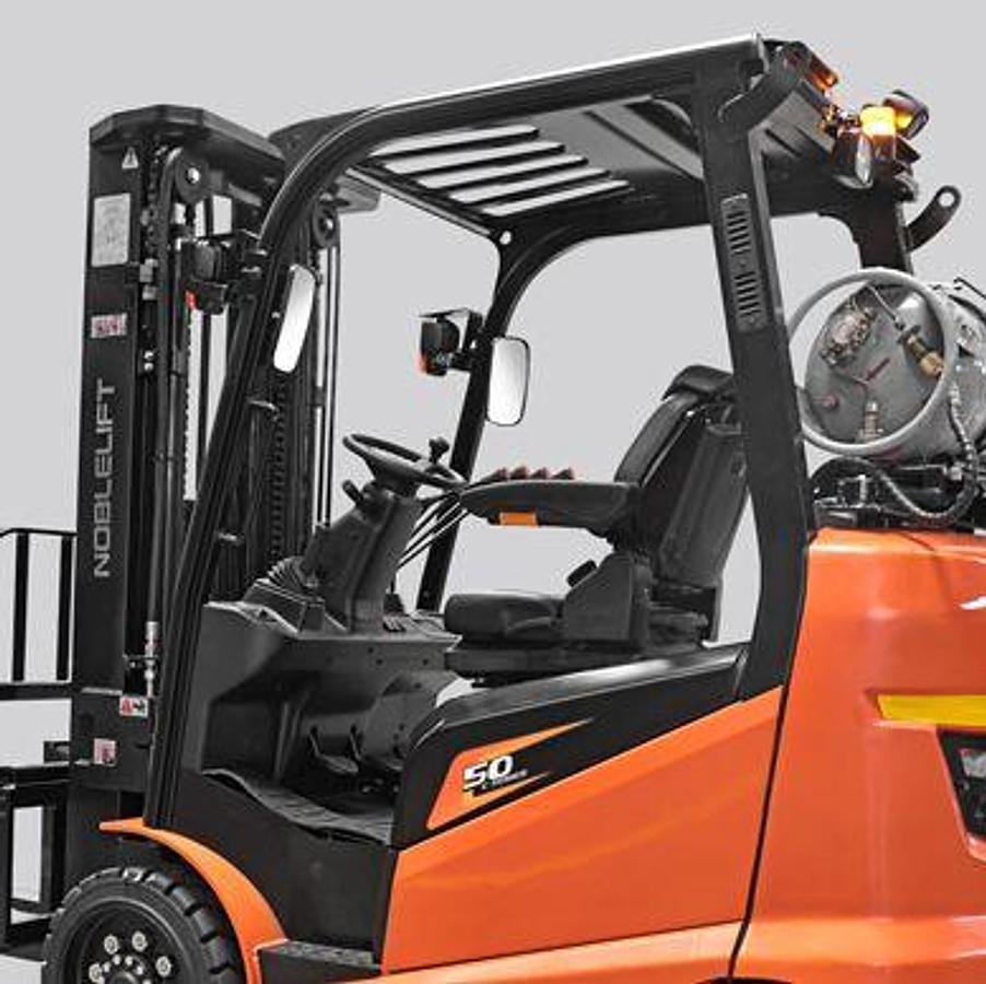 LPG cushion forklift - Exceptional performance - Heavy Duty - Compact.