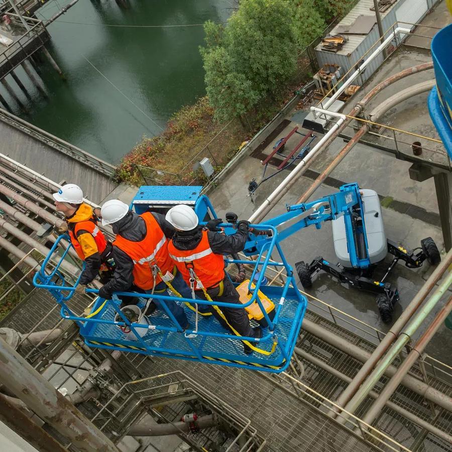 125 ft. Telescopic Boom Lift, Diesel