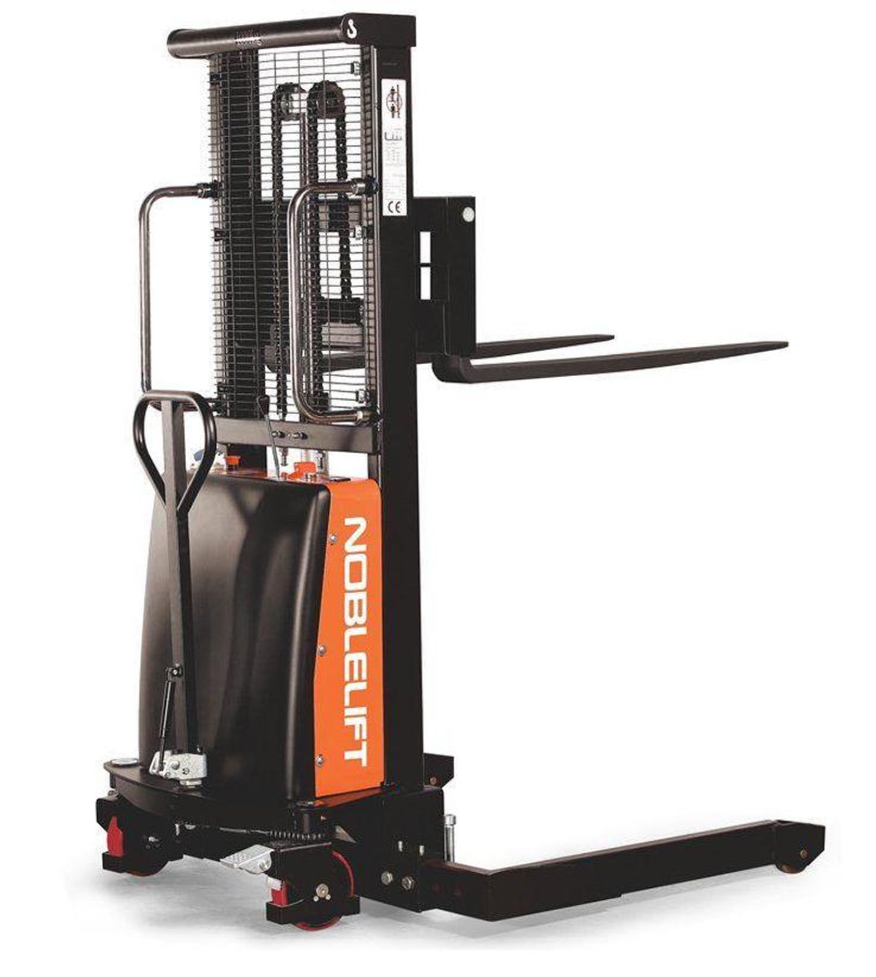 SPN22-98
2,200 lb Capacity
Semi-Electric Stacker
98 in (2-Stage) Lift Height
Polyurethane Casters Tires
