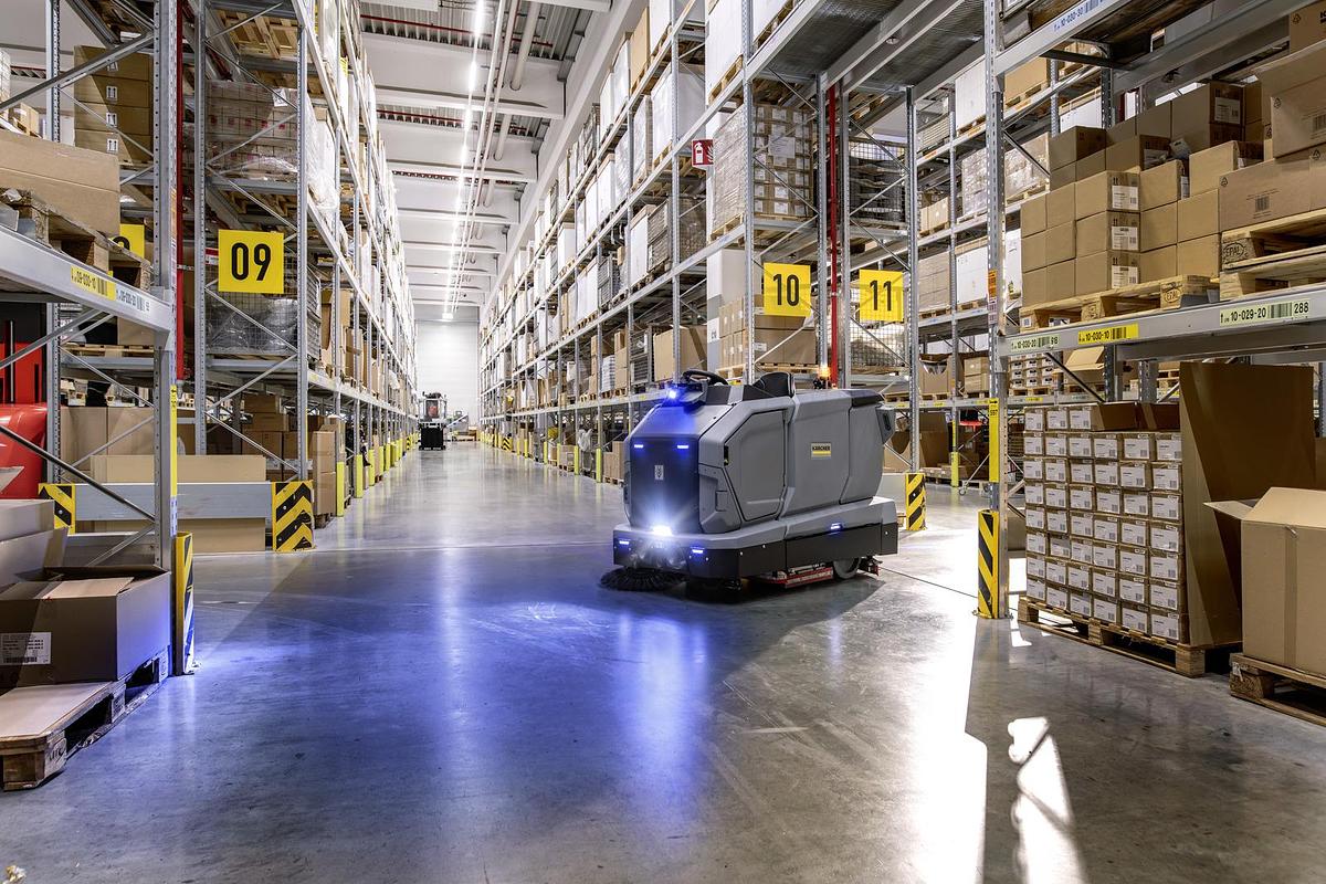 KIRA BR 200 Autonomous Floor Scrubber