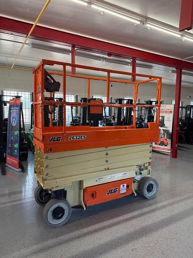 Used 2019 JLG 2632ES Scissor lift