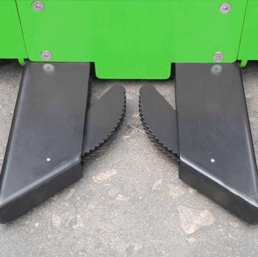 Lithium man-up order picker  - High reach - High productivity.