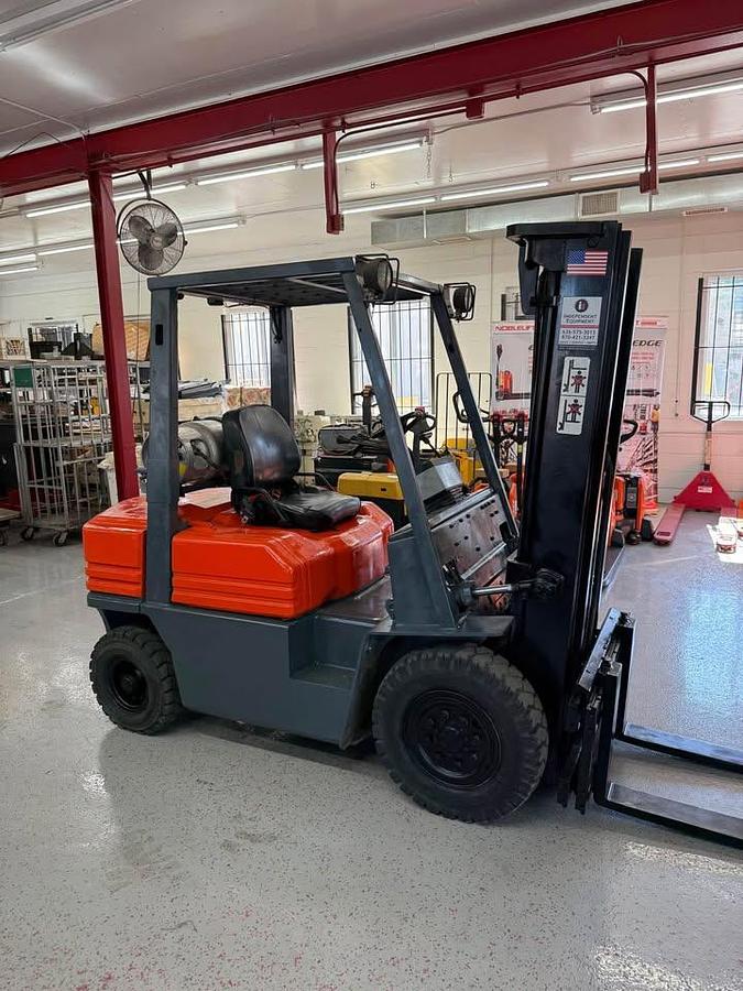 Used Toyota 5,000lbs Capacity Forklift 42-5FG25