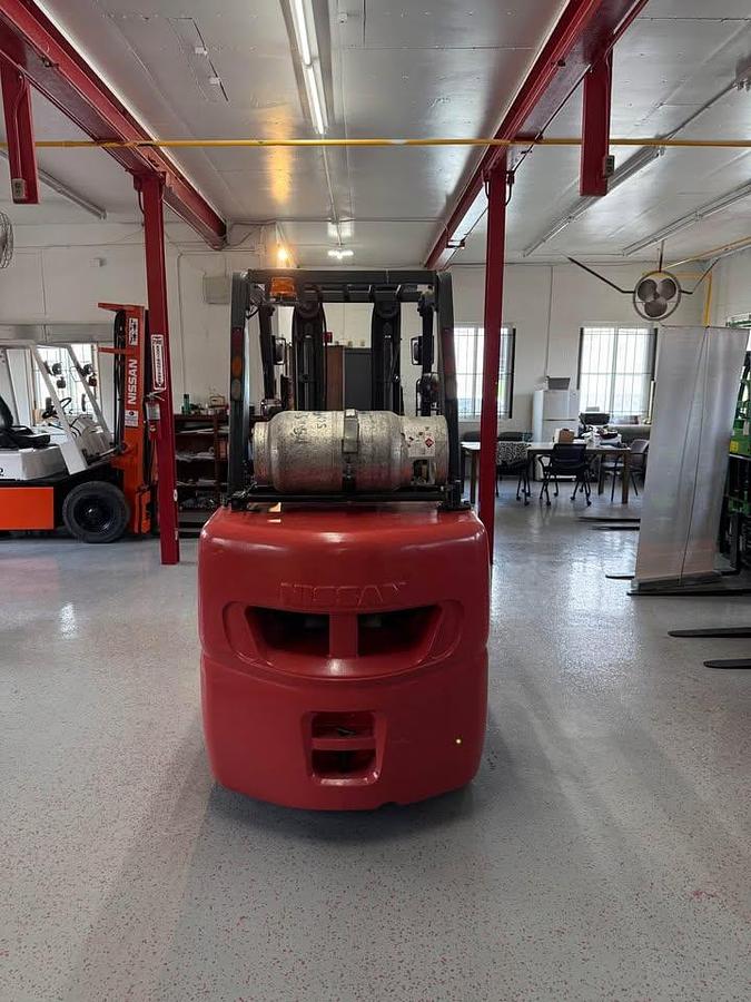 Used Nissan 8,000lbs Capacity cushion tire forklift MCUG1F2F36DV