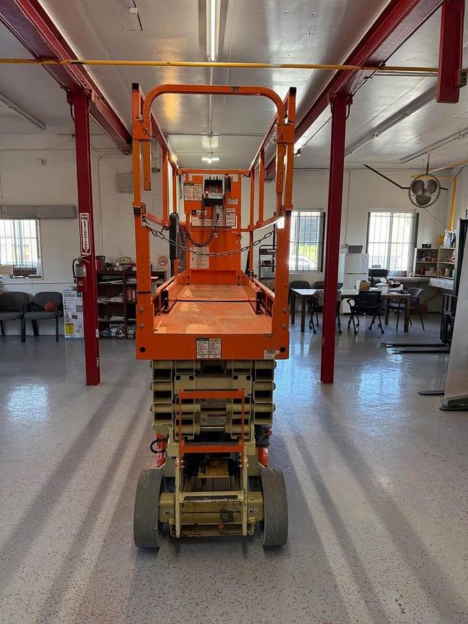 Used 2019 JLG 2632ES Scissor lift