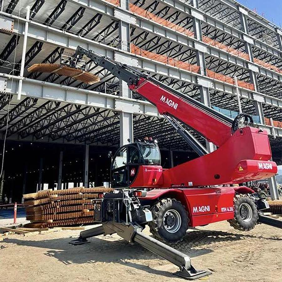 11,200lb. Telehandler, 112-115 ft., Rotating