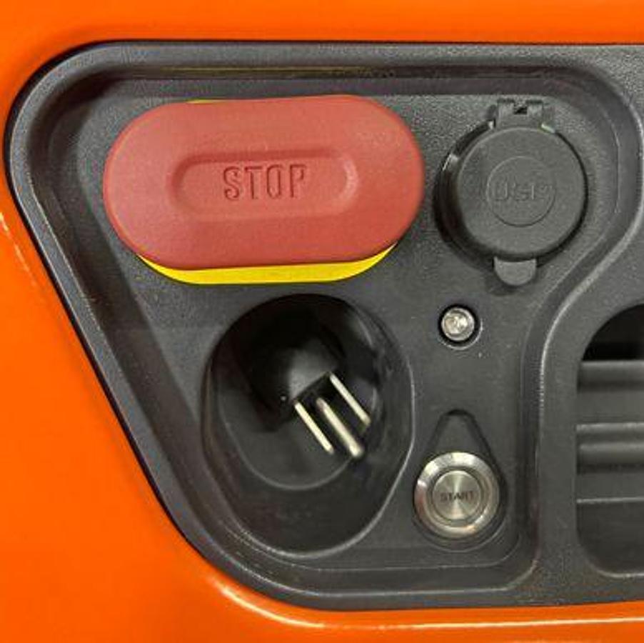 Lithium powered counterbalanced stacker - Light-duty - High productivity.