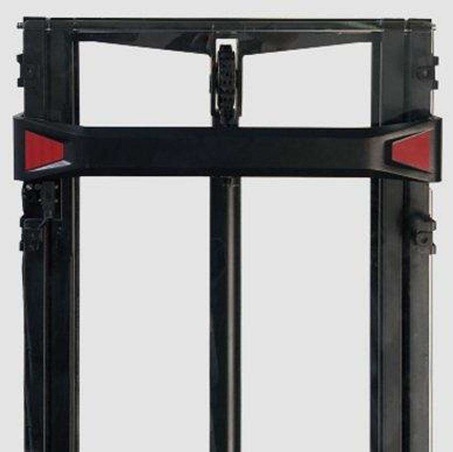 Lithium-ion powered walkie straddle stacker - Light-duty - High productivity.