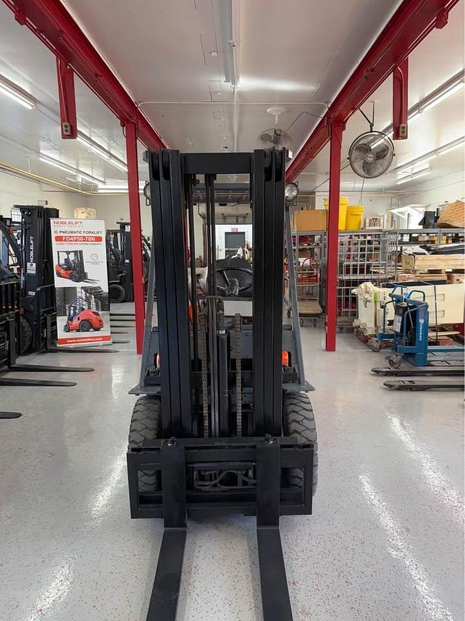 Used Toyota 5,000lbs Capacity Forklift 42-5FG25