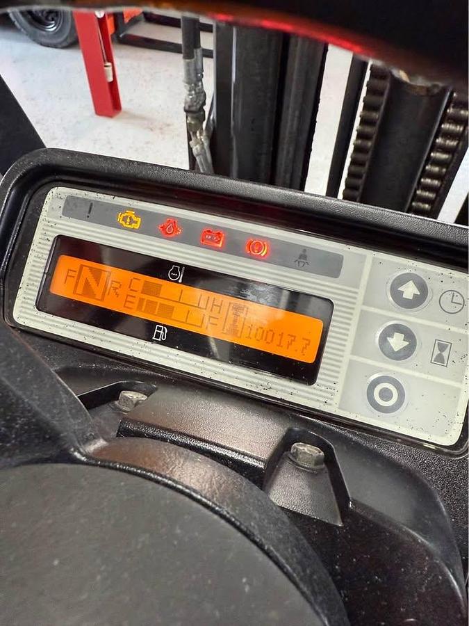 Used Nissan 8,000lbs Capacity cushion tire forklift MCUG1F2F36DV