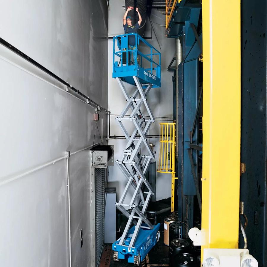 24-26 ft. Scissor Lift, Electric, Narrow