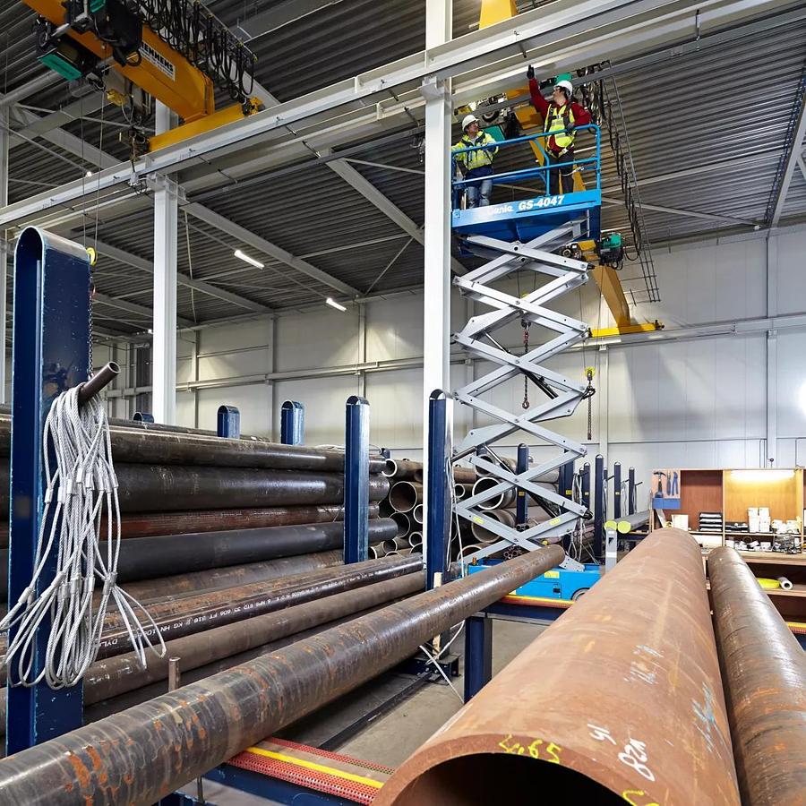 39-40 ft. Scissor Lift, Electric, Wide