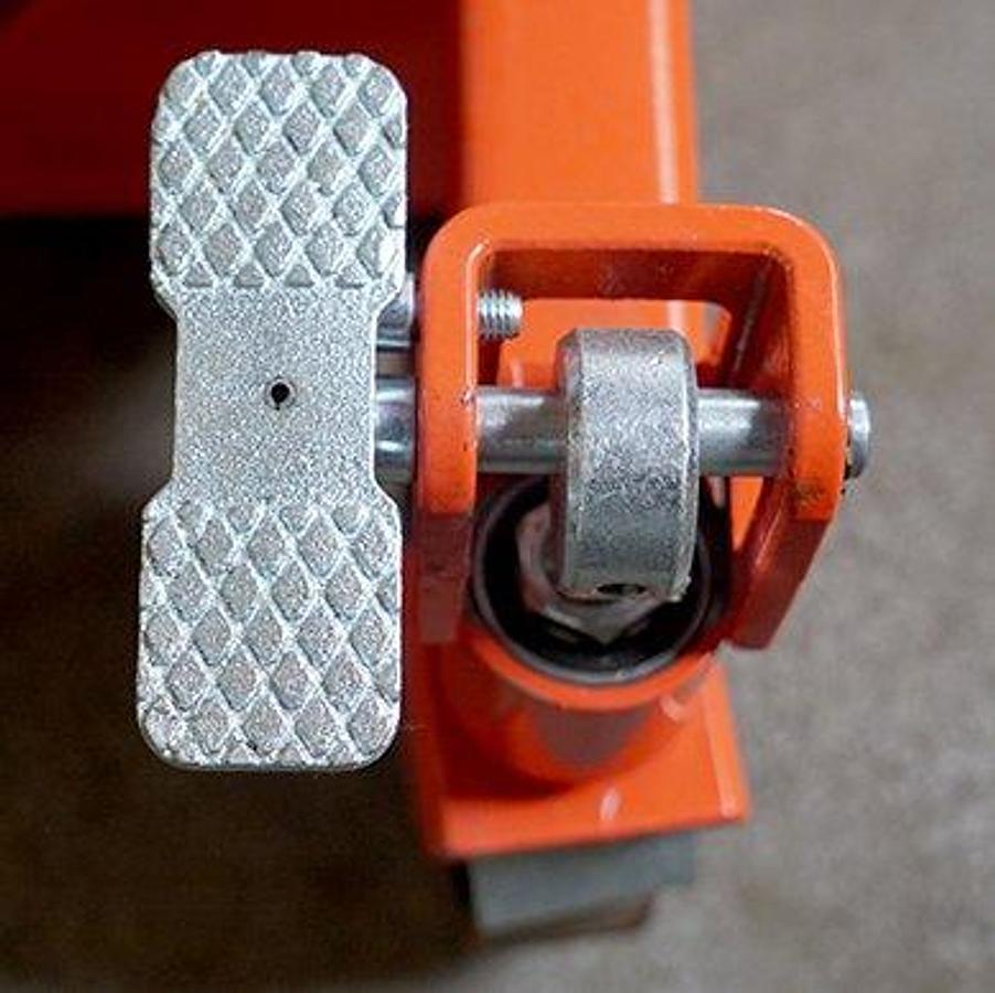 SFH22-118
2,200 lb Capacity
Manual Stacker
118 in (2-Stage) Lift Height
Polyurethane Casters Tires