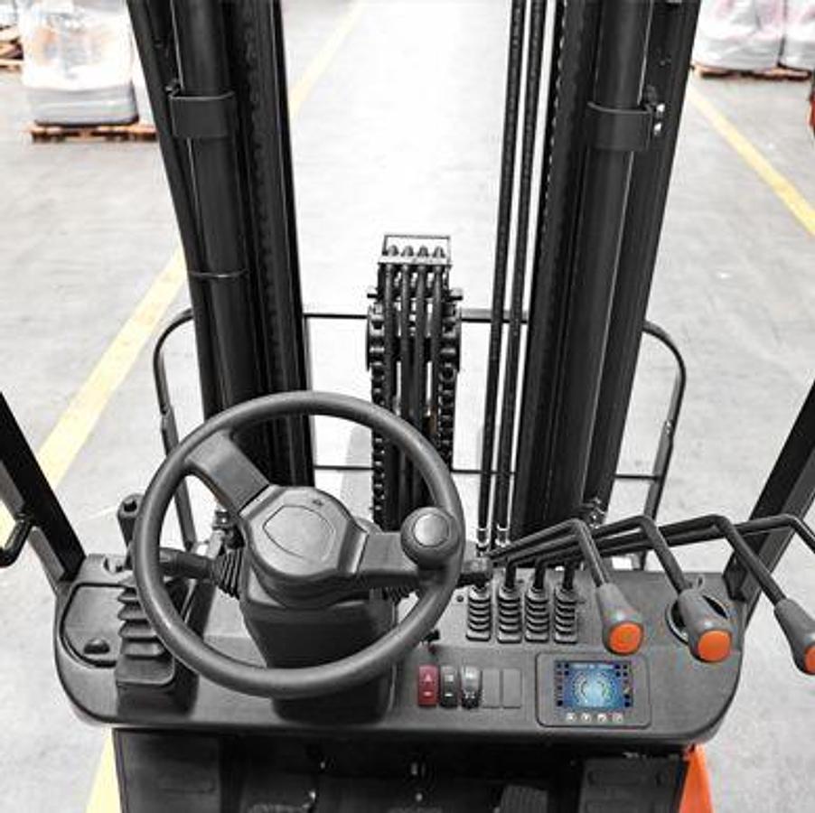 LPG cushion forklift - Exceptional performance - Heavy Duty - Compact.