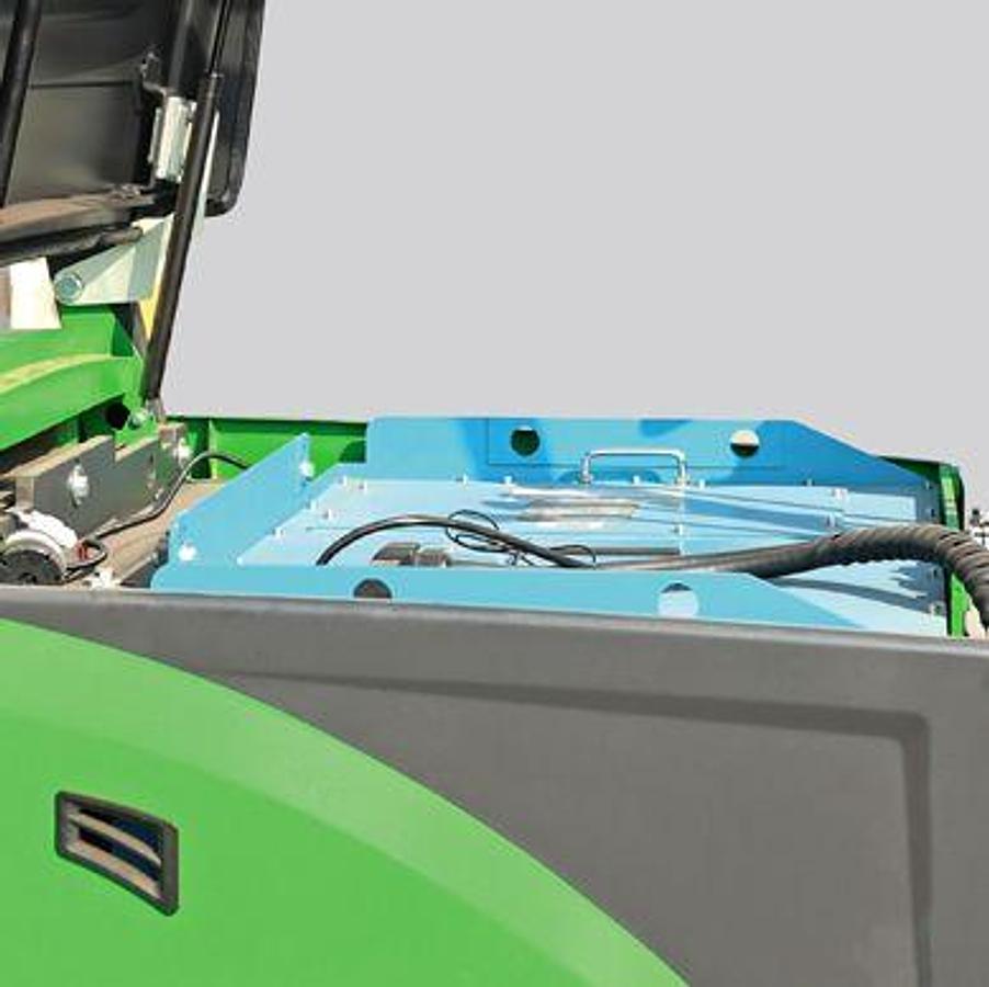FE3C40Q
4,000 lb Capacity
3-Wheel Lithium-ion Forklift
Cushion Tires