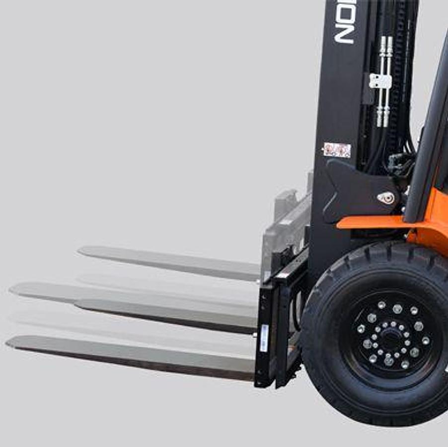 LPG powered pneumatic forklift - Exceptional performance - Heavy Duty.