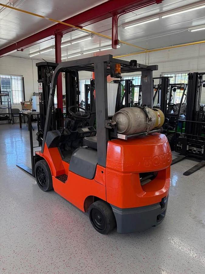Used Toyota 5,000lbs capacity cushion forklift 7FGCU25