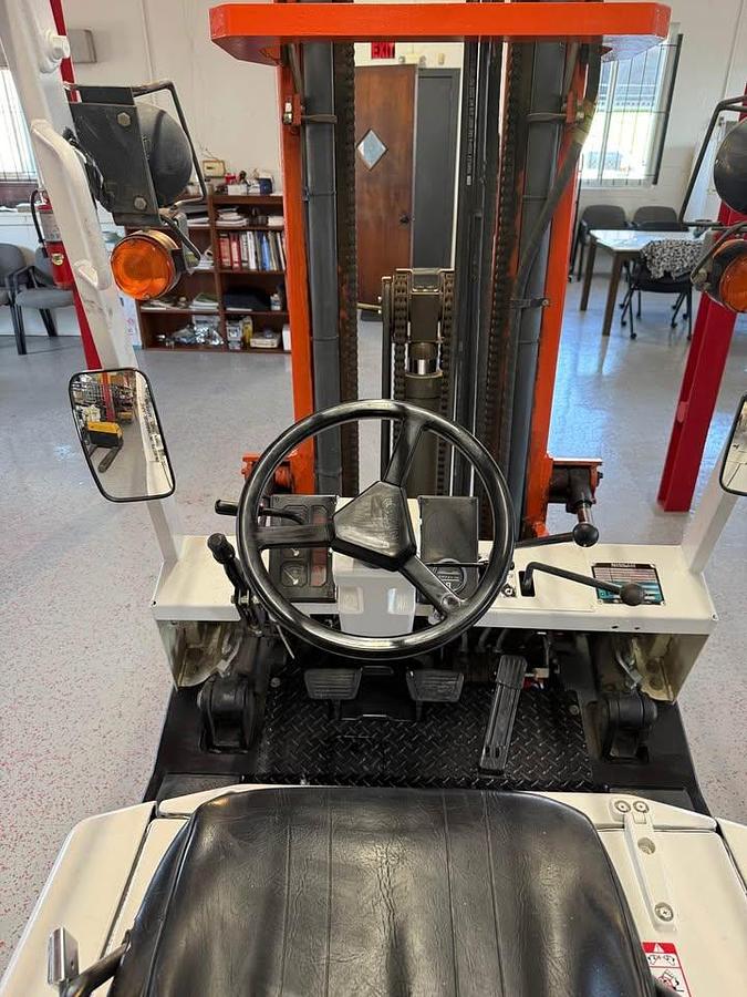 Used Nissan 5,000lbs Capacity Solid pneumatic tire forklift