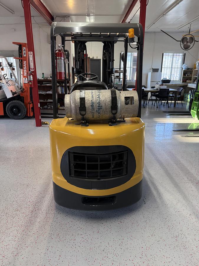 Used CATERPILLAR 5,000lbs Capacity Forklift GC25K