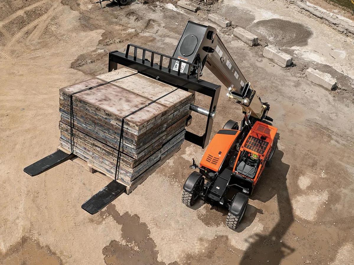 26,000lb. Telehandler, High Capacity, 32-34 ft., Variable Reach