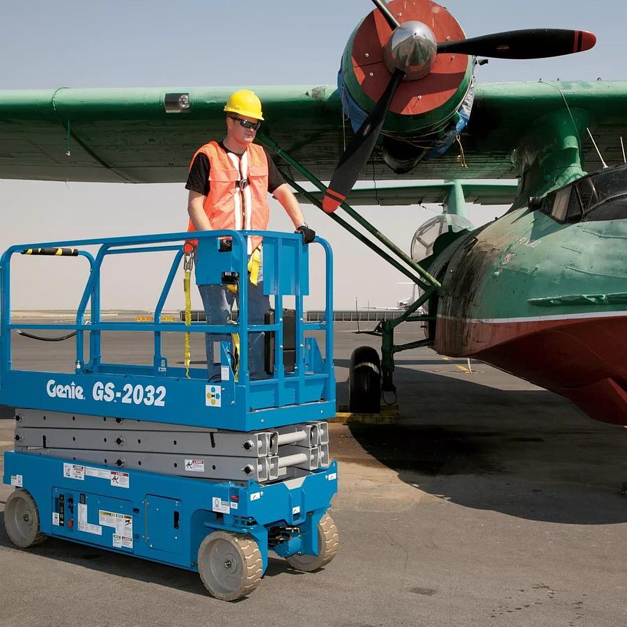 20-21 ft. Scissor Lift, Electric, Narrow